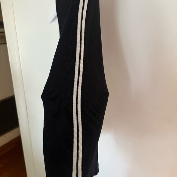 Black Sleeveless Top with White Stripes - Picture 3 of 8